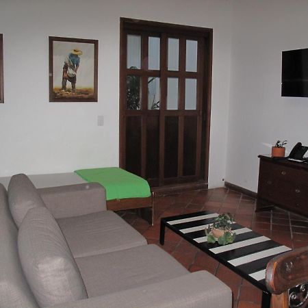 קאלי Hotel Colina De San Antonio מראה חיצוני תמונה